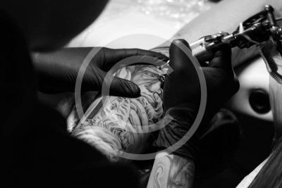 800x533xjun-cha-and-jose-lopez-london-pop-up-lowrider-tattoo-studio-recap-14.jpg.pagespeed.ic.8RKBFzpVD1